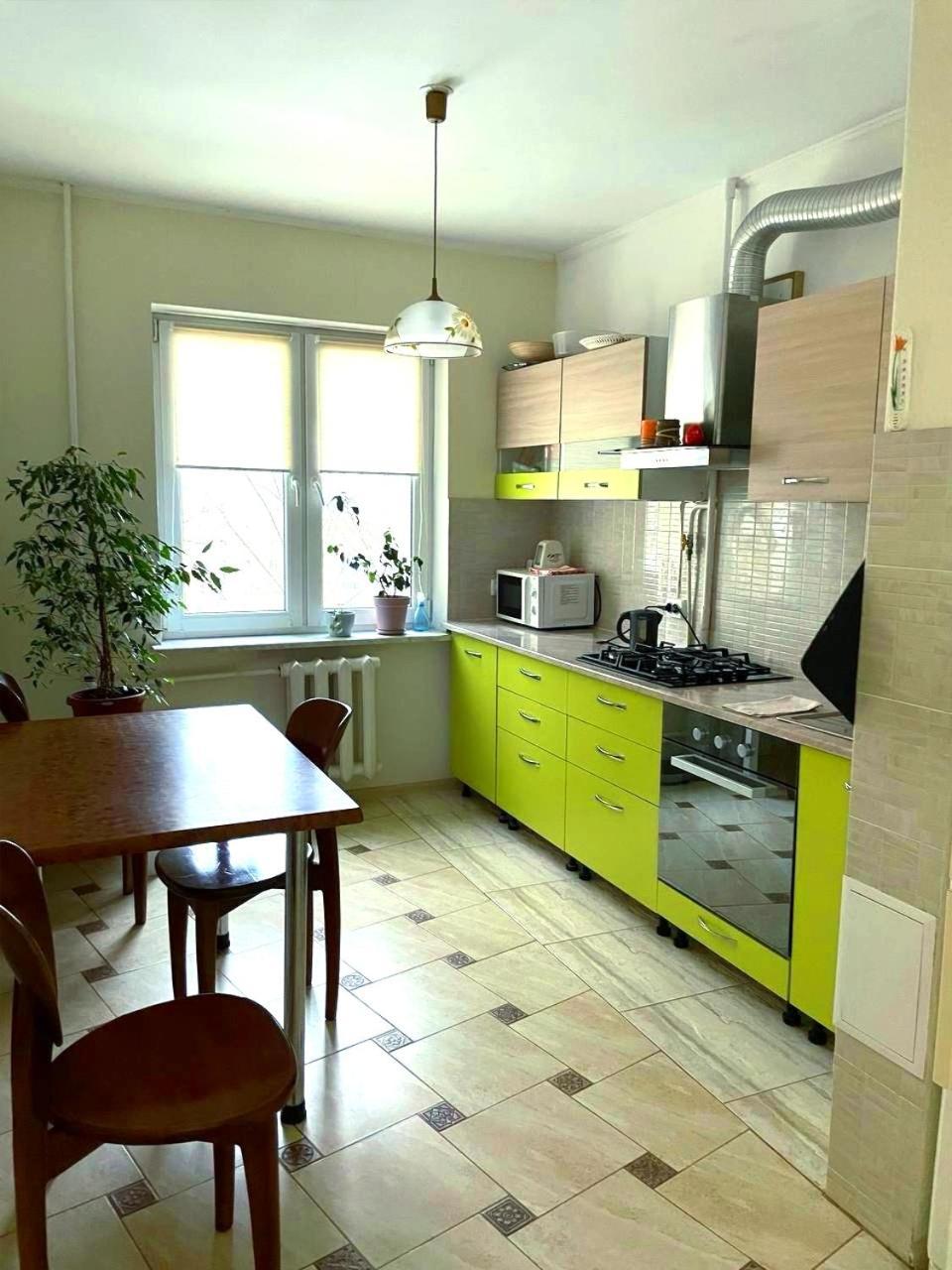 Автовокзал Apartment Rivne Bagian luar foto