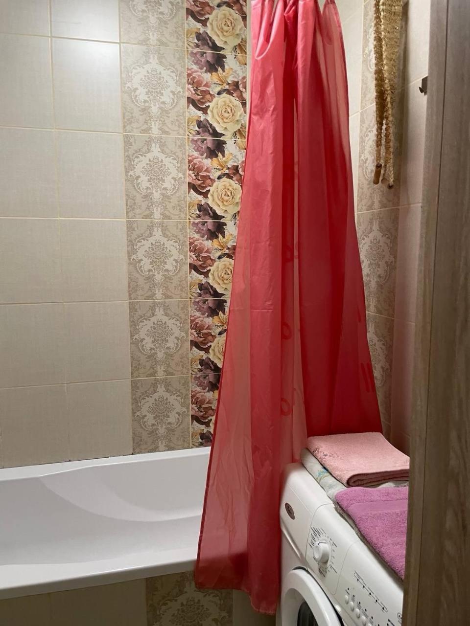 Автовокзал Apartment Rivne Bagian luar foto