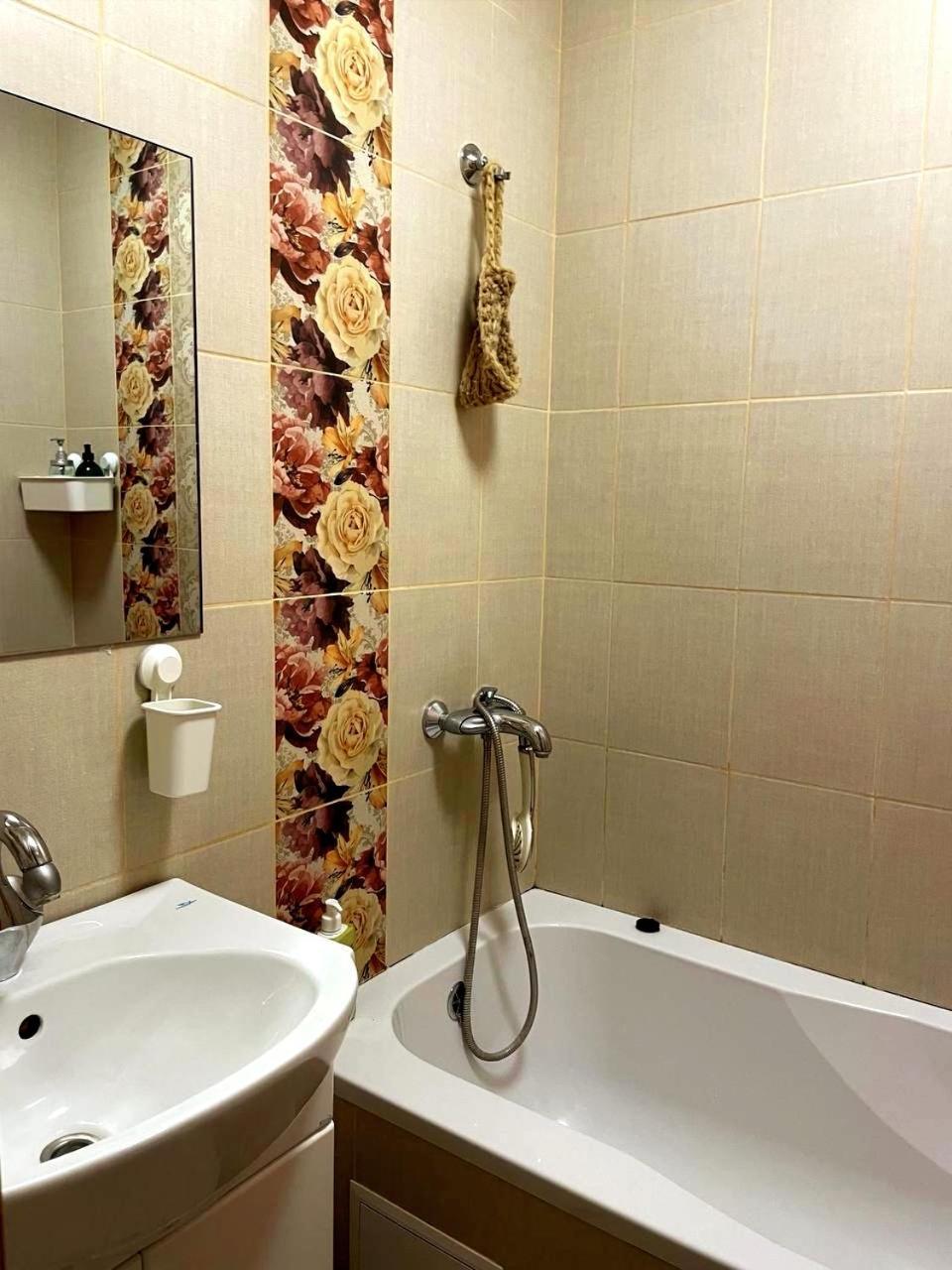Автовокзал Apartment Rivne Bagian luar foto